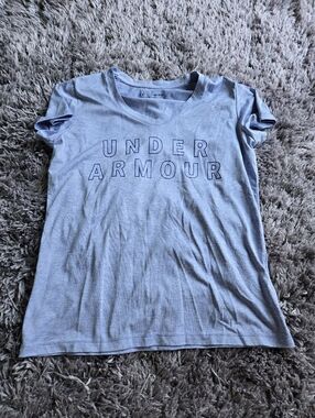 Under Armour Women’s Loose HeatGear V-Neck T-shirt